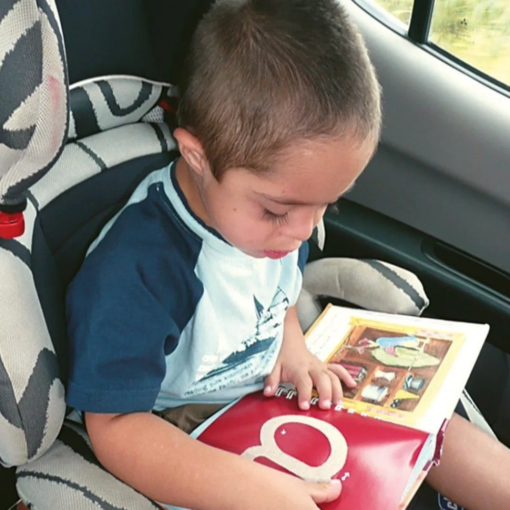 HOPTOYS Idees Cadeaux Pour Une Personne Avec Tsa*Balthazar - Les Lettres A Toucher