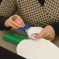 HOPTOYS Aides Quotidiennes Pour Une Personne Avec Un Handicap Ou Des Troubles Moteurs*Ciseaux De Table Sur Socle