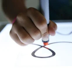 HOPTOYS Produits Lumineux Et Contrastes*La Table Lumineuse Tickit
