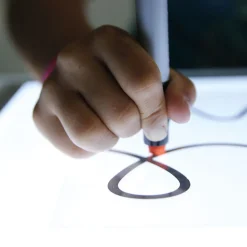 HOPTOYS Aides Motivationnelles, Recompenses, Renforcateurs<La Table Lumineuse Tickit